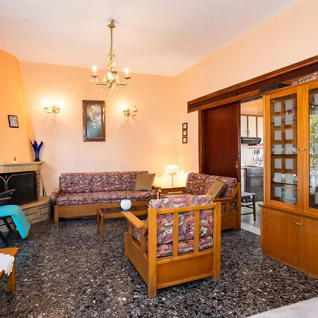 Sunset Retreat With Panoramic Sea Views