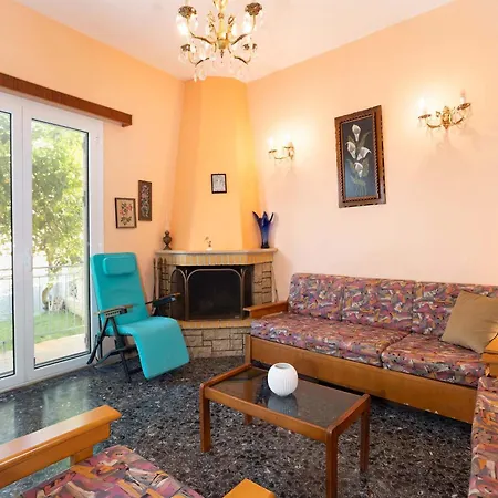 Sunset Retreat With Panoramic Sea Views *