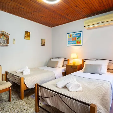Sunset Retreat With Panoramic Sea Views *
