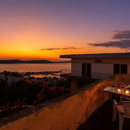 Holiday home Sunset Retreat With Panoramic Sea Views *