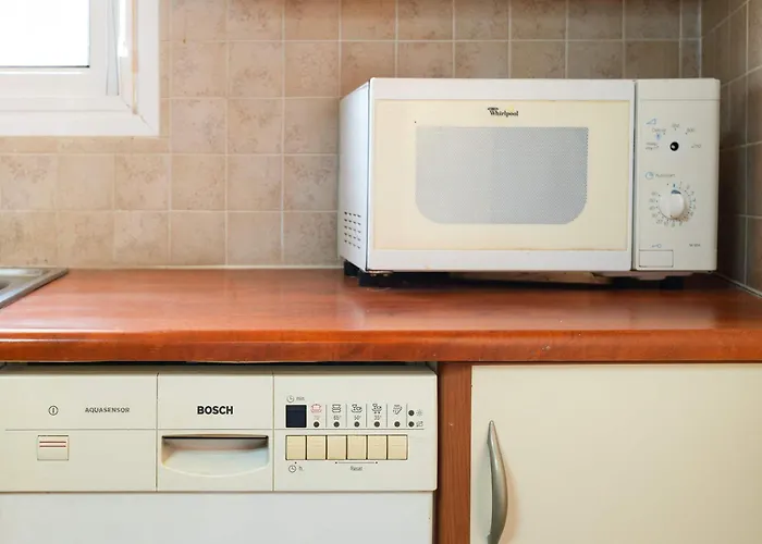 Sunset Retreat With Panoramic Sea Views