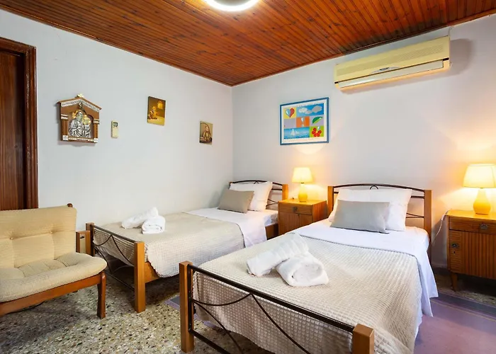 Sunset Retreat With Panoramic Sea Views *