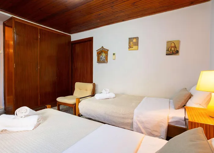 Sunset Retreat With Panoramic Sea Views